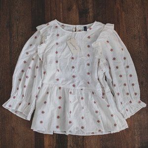 BNWT Universal Thread Peasent Blouse